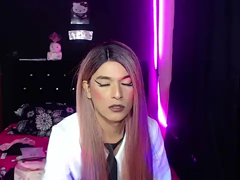 Snapshot of madame_kitty chatting on 14, 7, 2026 madame kitty online show from 14, 7, 2026