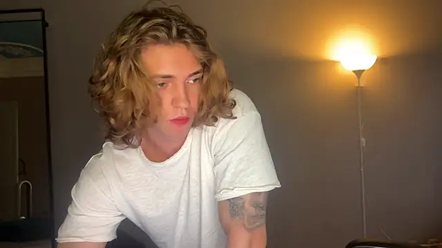 Snapshot of DanielWalkerr chatting on 8, 7, 2026 DanielWalkerr online show from 8, 7, 2026
