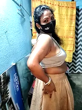 Snapshot of Mis-maya chatting on 4, 8, 2026 Mis-maya online show from 4, 8, 2026