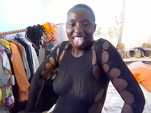 Snapshot of madam-Emma chatting on 22, 6, 2026 madam-Emma online show from 22, 6, 2026