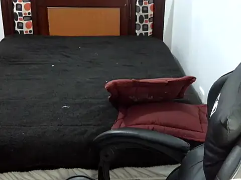 Snapshot of Lolacurly69 chatting on 20, 6, 2026 Lolacurly69 online show from 20, 6, 2026
