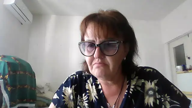 Snapshot of ErikaXShine chatting on 23, 6, 2026 ErikaXShine online show from 23, 6, 2026