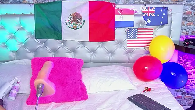 Snapshot of Scarlett__Moon chatting on 9, 7, 2026 Scarlett Moon online show from 9, 7, 2026
