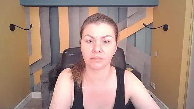Snapshot of LunaKissesx chatting on 9, 6, 2026 LunaKissesx online show from 9, 6, 2026