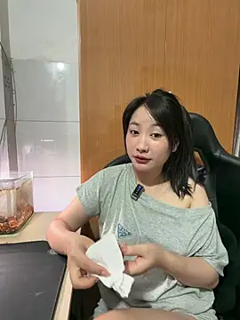 Snapshot of QuynhAnh99 chatting on 12, 6, 2026 QuynhAnh99 online show from 12, 6, 2026