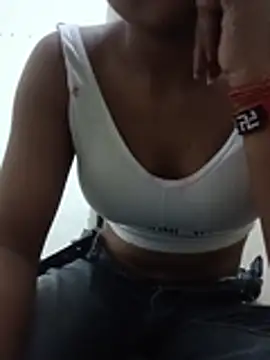 Snapshot of baby_girl_099 chatting on 9, 7, 2026 baby girl 099 online show from 9, 7, 2026