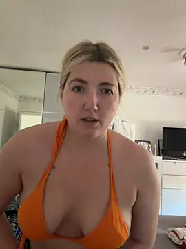 Snapshot of LauraStarr chatting on 25, 6, 2026 LauraStarr online show from 25, 6, 2026