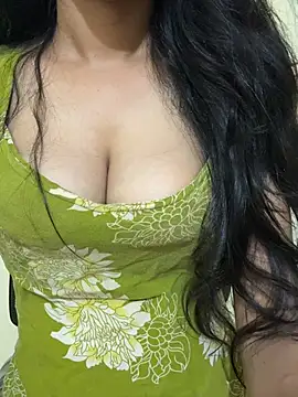 Snapshot of Lustofloves chatting on 23, 7, 2026 Lustofloves online show from 23, 7, 2026