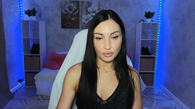 NikoleMills online show from 28, 7, 2026