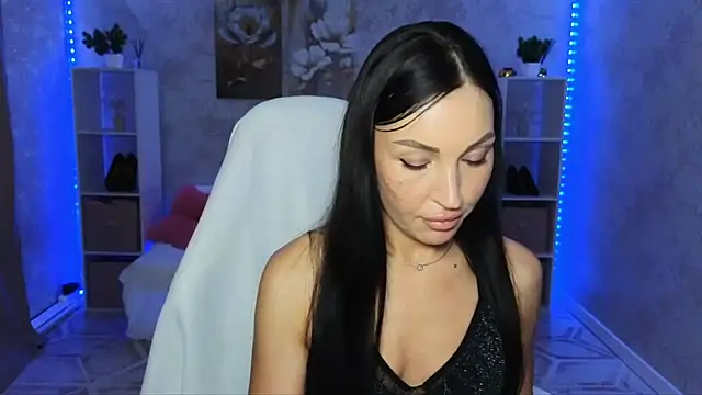 NikoleMills online show from 28, 7, 2026