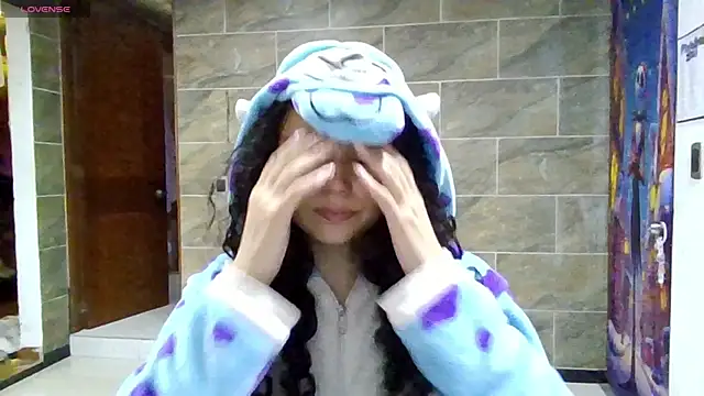 Snapshot of Diamond_Curls chatting on 24, 7, 2026 Diamond Curls online show from 24, 7, 2026