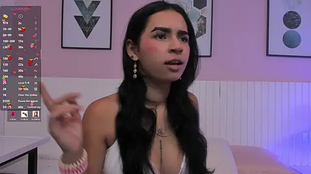 Snapshot of myla_cute18 chatting on 24, 6, 2026 myla cute18 online show from 24, 6, 2026