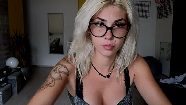 Snapshot of Sarahcamsx chatting on 16, 7, 2026 Sarahcamsx online show from 16, 7, 2026