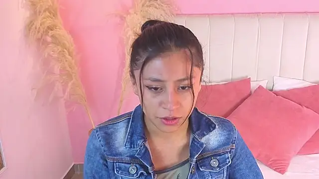 Snapshot of valeria__torres chatting on 24, 7, 2026 valeria torres online show from 24, 7, 2026