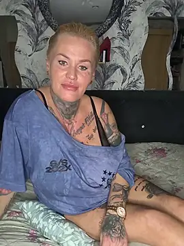 InkedMissLaBaehm online show from 30, 6, 2026