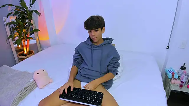 Snapshot of Samy_Twink chatting on 25, 6, 2026 Samy Twink online show from 25, 6, 2026