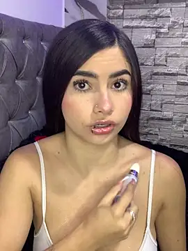 kim luna2 online show from 12, 6, 2026