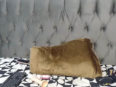 Snapshot of Loyal_Alisha chatting on 25, 6, 2026 Loyal Alisha online show from 25, 6, 2026