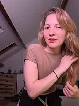 Snapshot of blanchevalmont chatting on 6, 7, 2026 blanchevalmont online show from 6, 7, 2026