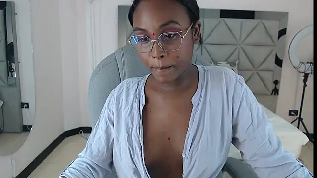 Snapshot of lily_mendoza chatting on 6, 7, 2026 lily mendoza online show from 6, 7, 2026