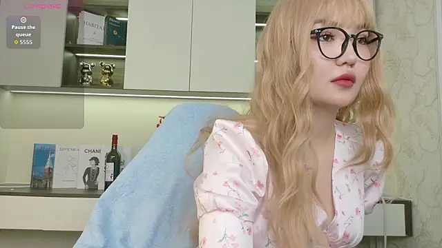 Snapshot of sakuraclover chatting on 3, 8, 2026 sakuraclover online show from 3, 8, 2026