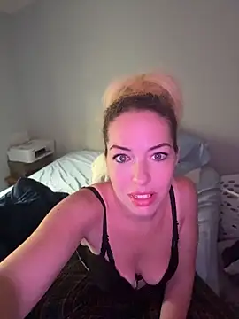 Snapshot of milfymorgan chatting on 2, 7, 2026 milfymorgan online show from 2, 7, 2026