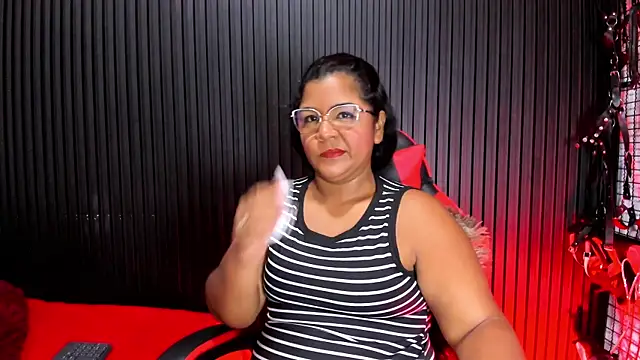 Snapshot of Mommy_Big_Ass chatting on 6, 8, 2026 Mommy Big Ass online show from 6, 8, 2026