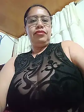 Snapshot of Emilif_ chatting on 25, 6, 2026 Emilif online show from 25, 6, 2026