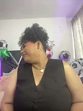 Snapshot of SunniieeFrequency chatting on 21, 6, 2026 SunniieeFrequency online show from 21, 6, 2026