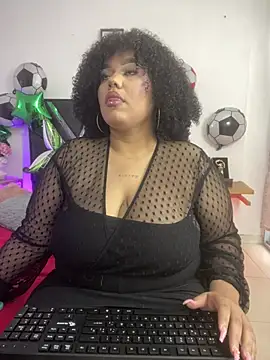 Snapshot of SunniieeFrequency chatting on 17, 7, 2026 SunniieeFrequency online show from 17, 7, 2026