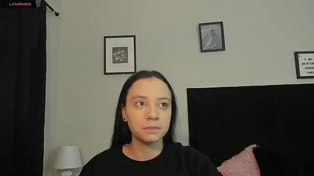 Snapshot of Sara_B chatting on 25, 6, 2026 Sara B online show from 25, 6, 2026