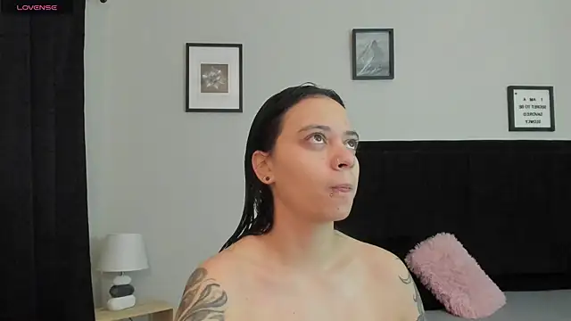 Snapshot of Sara_B chatting on 13, 7, 2026 Sara B online show from 13, 7, 2026