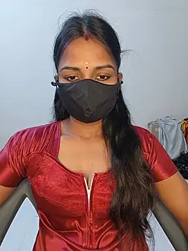 Snapshot of YALINITWO7_TAMIL chatting on 13, 7, 2026 YALINITWO7 TAMIL online show from 13, 7, 2026