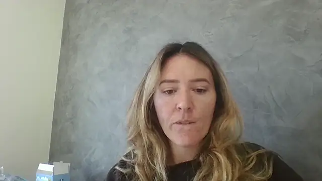 Snapshot of gigibaby93 chatting on 16, 6, 2026 gigibaby93 online show from 16, 6, 2026
