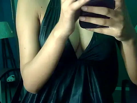 Snapshot of siyaaa_kapoor chatting on 18, 7, 2026 siyaaa kapoor online show from 18, 7, 2026