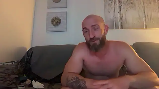 Snapshot of latenightbros chatting on 5, 7, 2026 latenightbros online show from 5, 7, 2026