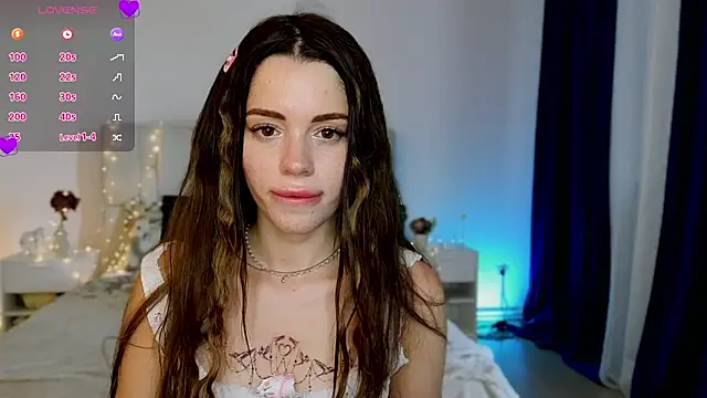 Snapshot of Little_cuti1e chatting on 7, 7, 2026 Little cuti1e online show from 7, 7, 2026