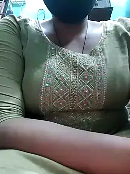 Snapshot of Hot_Darling001 chatting on 18, 6, 2026 Hot Darling001 online show from 18, 6, 2026