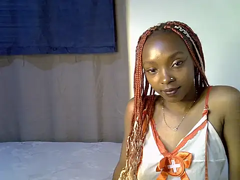Snapshot of Petiteliz chatting on 15, 6, 2026 Petiteliz online show from 15, 6, 2026