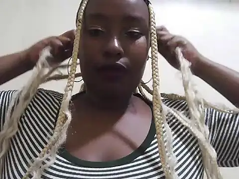 Snapshot of Vee_virgy chatting on 7, 7, 2026 Vee virgy online show from 7, 7, 2026