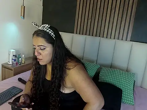 Snapshot of ShelyEvans__ chatting on 26, 6, 2026 ShelyEvans online show from 26, 6, 2026