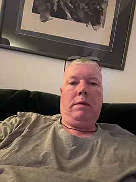 Snapshot of cumboy chatting on 26, 4, 2026 cumboy online show from 26, 4, 2026