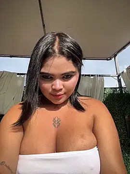 Snapshot of HoneyBunXXX chatting on 3, 7, 2026 HoneyBunXXX online show from 3, 7, 2026