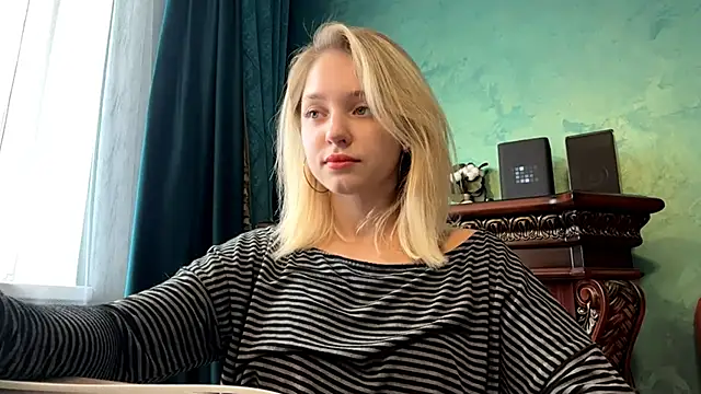 Snapshot of EveryoneEve chatting on 27, 6, 2026 EveryoneEve online show from 27, 6, 2026