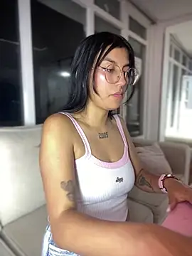 Snapshot of GabyLopez_Pink chatting on 24, 6, 2026 GabyLopez Pink online show from 24, 6, 2026