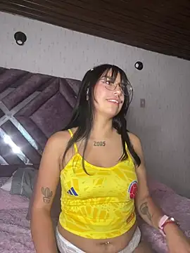 Snapshot of GabyLopez_Pink chatting on 8, 7, 2026 GabyLopez Pink online show from 8, 7, 2026