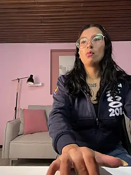 Snapshot of GabyLopez_Pink chatting on 23, 7, 2026 GabyLopez Pink online show from 23, 7, 2026