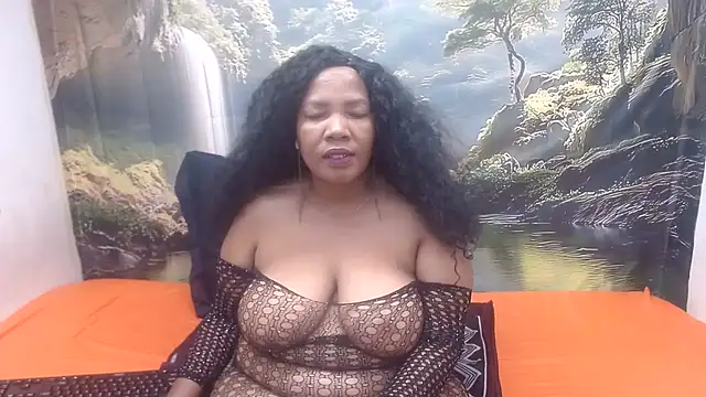 Snapshot of CURVYELEGANCExxx chatting on 11, 7, 2026 CURVYELEGANCExxx online show from 11, 7, 2026