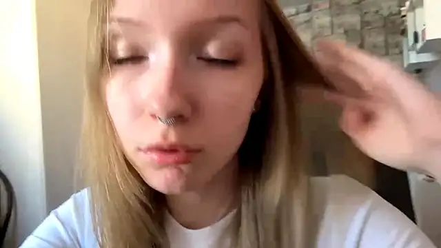 Snapshot of BivalentFalloff chatting on 5, 7, 2026 BivalentFalloff online show from 5, 7, 2026