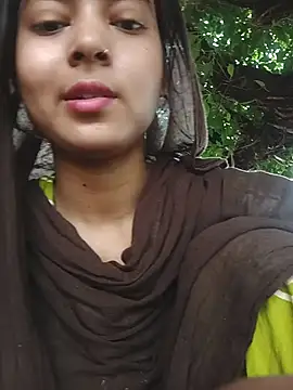 Snapshot of Simran_143 chatting on 26, 7, 2026 Simran 143 online show from 26, 7, 2026